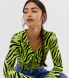 Топ с V-образным вырезом и тигровым принтом Bershka - Зеленый
