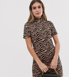 Облегающее платье с тигровым принтом и воротом на молнии PrettyLittleThing - Мульти