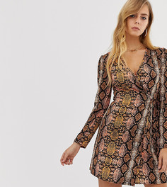 Атласное платье с запахом, завязкой сбоку и змеиным принтом Boohoo - Мульти