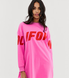 Ярко-розовое трикотажное платье с надписью Boohoo California - Розовый