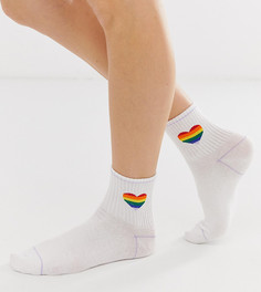 Белые спортивные носки с сердечками Monki - Белый