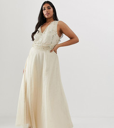 Платье макси с отделкой пайетками и искусственным жемчугом ASOS DESIGN Curve - Бежевый