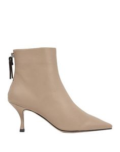 Полусапоги и высокие ботинки Stuart Weitzman