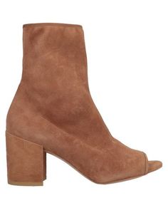 Полусапоги и высокие ботинки Stuart Weitzman