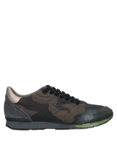 Низкие кеды и кроссовки Mizuno