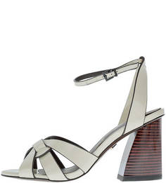 Лаковые босоножки молочного цвета на каблуке Lola Cruz