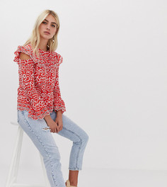 Блузка с вышивкой ришелье и вырезами на плечах River Island - Красный