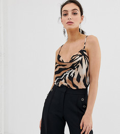 Топ на бретельках со свободным воротом и принтом тигр River Island - Коричневый
