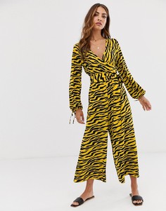 Комбинезон с запахом и тигровым принтом ASOS DESIGN - Мульти