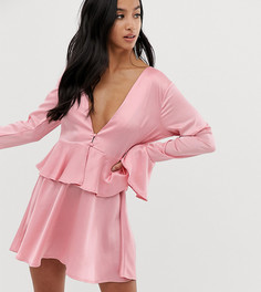 Розовое атласное платье мини с глубоким вырезом Missguided Petite - Розовый