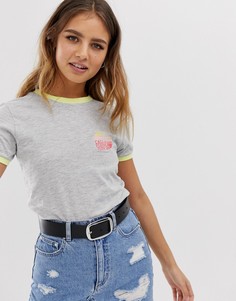 Футболка с контрастной отделкой и нашивкой cali Brave Soul - Lesley - Серый