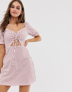 Платье мини в горошек с объемными рукавами и завязкой спереди Glamorous - Белый