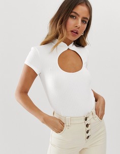 Белый топ в стиле 90-х с вырезом Bershka - Белый