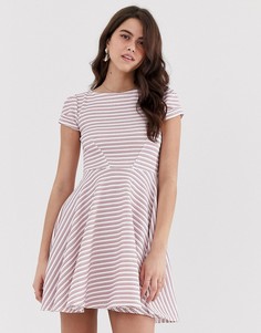 Короткое приталенное платье с короткими рукавами Closet - Розовый