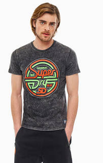 Серая хлопковая футболка с ярким принтом Superdry