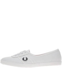 Белые кожаные кеды с логотипом бренда Fred Perry