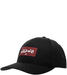 Бейсболка с вышитым логотипом бренда Levis®