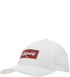 Бейсболка с вышитым логотипом бренда Levis®