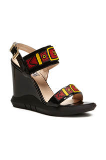 sandals Love Moschino
