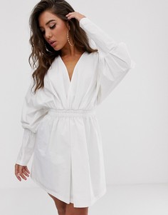 Белое присборенное платье-рубашка мини PrettyLittleThing - Белый