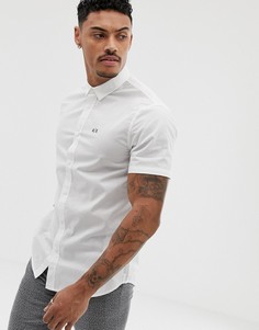 Белая рубашка с короткими рукавами и контрастным логотипом Armani Exchange - Белый