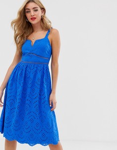 Ярко-синее платье миди кроше с глубоким V-образным вырезом Boohoo - Синий