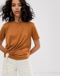 Футболка с завязкой сбоку ASOS DESIGN - Коричневый