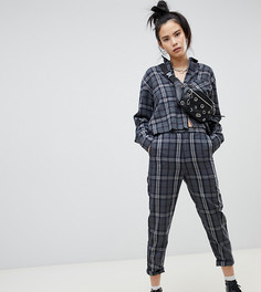 Серые брюки в клетку из комплекта Pull&bear - Серый