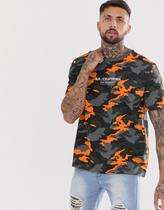 Свободная футболка с неоновым камуфляжным принтом Bershka - Белый