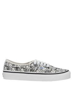 Низкие кеды и кроссовки Vans