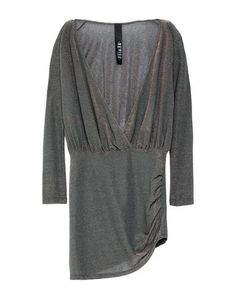 Короткое платье Revise