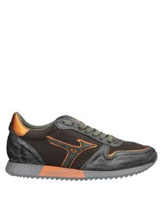 Низкие кеды и кроссовки Mizuno
