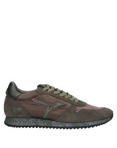 Низкие кеды и кроссовки Mizuno
