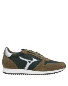 Низкие кеды и кроссовки Mizuno
