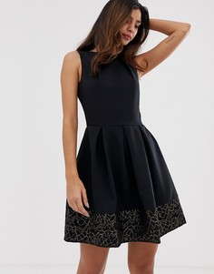 Короткое приталенное платье с высоким воротом Closet - Черный