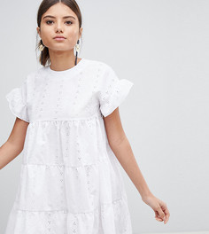 Свободное платье с вышивкой ришелье PrettyLittleThing - Белый