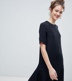 Черное короткое приталенное платье Monki - Черный