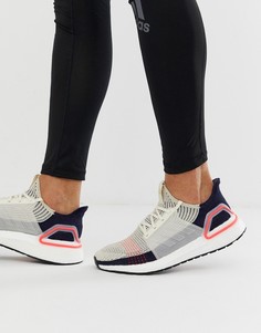 Светло-бежевые кроссовки со вставками Adidas Running Ultra Boost 19 - Бежевый