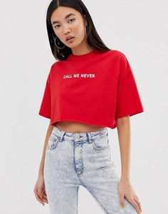 Суперкороткая футболка с принтом call me never ASOS DESIGN - Красный