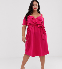 Эксклюзивное ярко-розовое платье миди с открытыми плечами и оборкой Boohoo Plus - Розовый