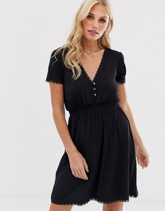 Черное платье на пуговицах со сборками у талии Stradivarius - Черный