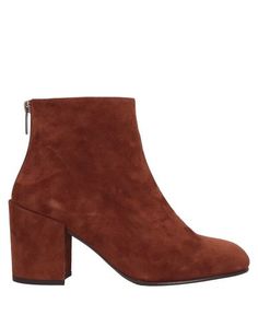 Полусапоги и высокие ботинки Stuart Weitzman
