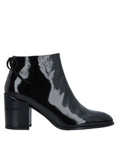 Полусапоги и высокие ботинки Stuart Weitzman
