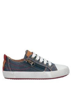 Низкие кеды и кроссовки Geox