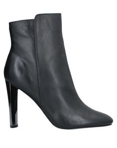 Полусапоги и высокие ботинки Guess