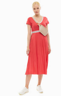 Платье цвета фуксии с плиссированной юбкой Marc Opolo