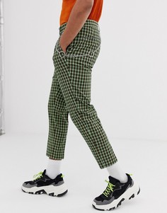 Зеленые укороченные брюки слим в клетку с металлической цепочкой ASOS DESIGN - Зеленый