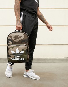 Камуфляжный рюкзак с принтом трилистника adidas Originals - Зеленый