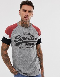 Серо-бордовая футболка с рукавами реглан и логотипом Superdry - Серый