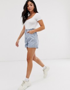 Синие шорты с эффектом кислотной стирки и отделкой на талии New Look - Светло-бежевый